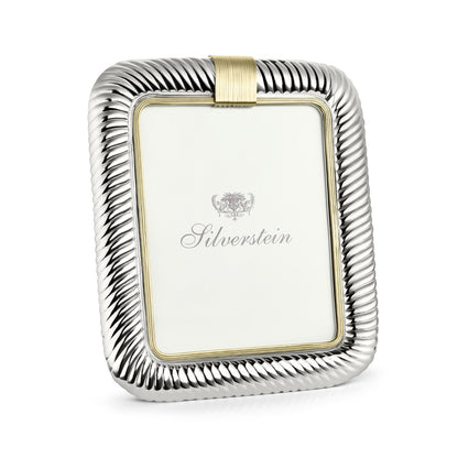 Willow Crest Portrait Frame
